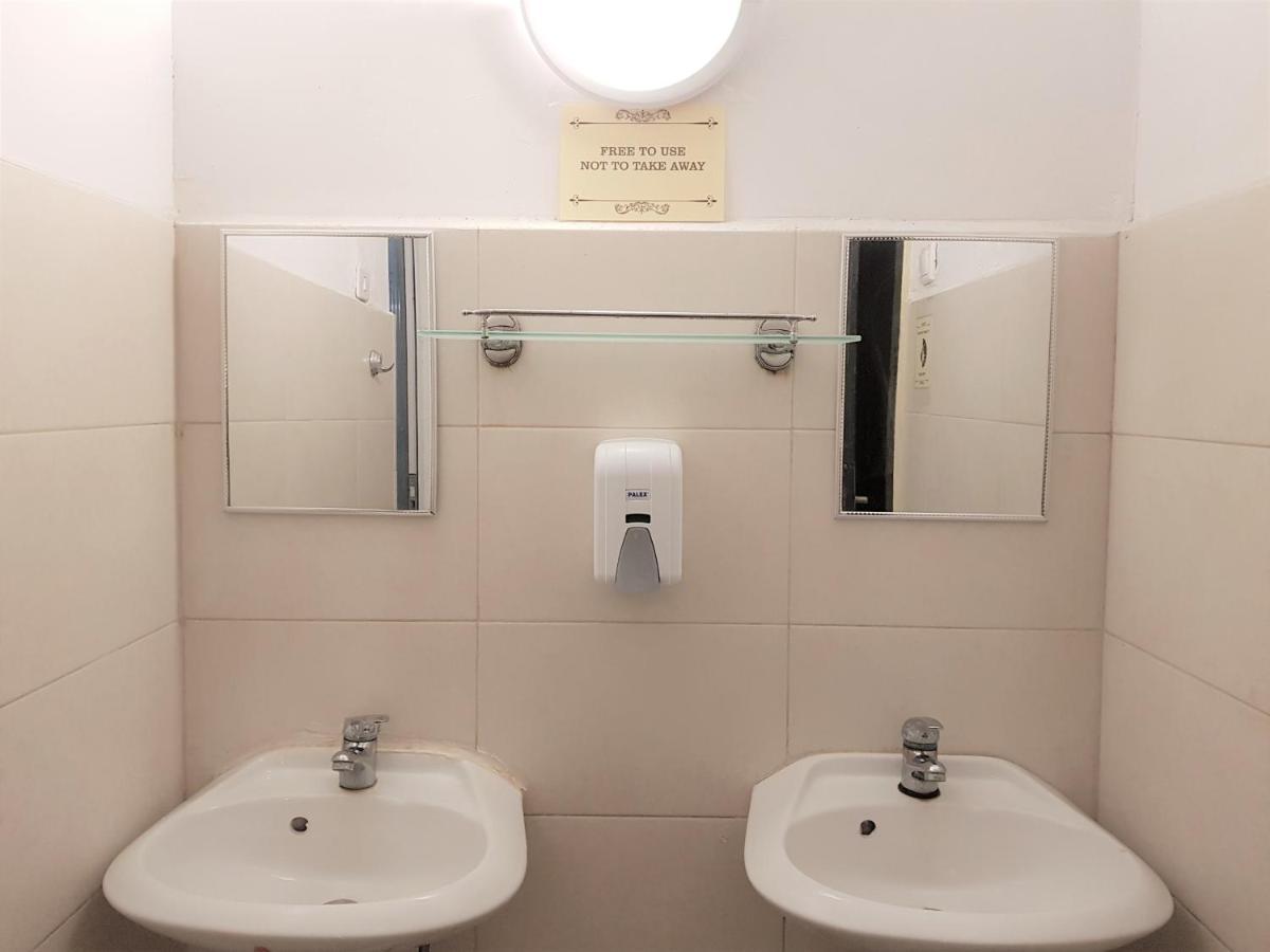 "No Party & Many Rules" Hostel N1 София Екстериор снимка